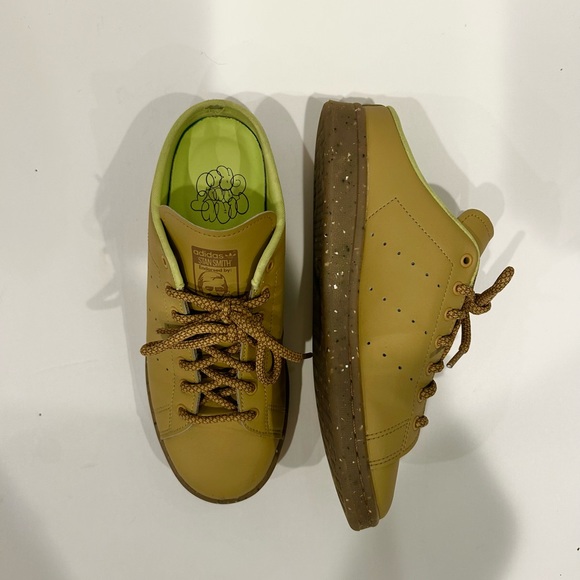 Men’s 7 Adidas Tan Mules - Picture 4 of 5